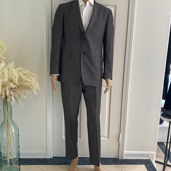 John Varvatos Light Brown Suit in Size 50REG